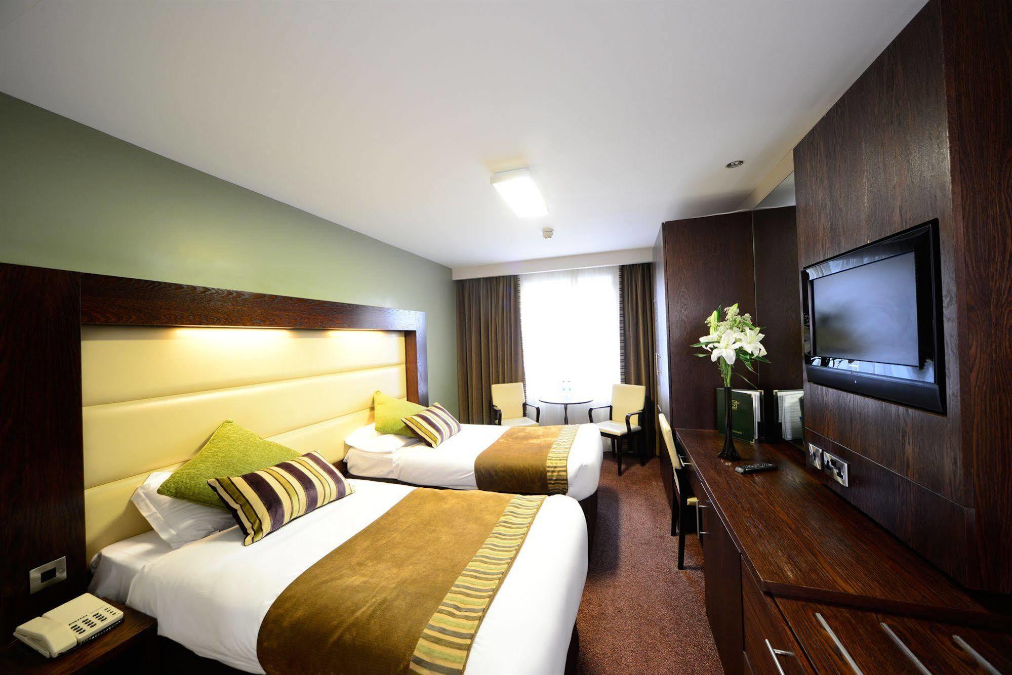 Treacy'S Hotel Wexford Енискорти Екстериор снимка